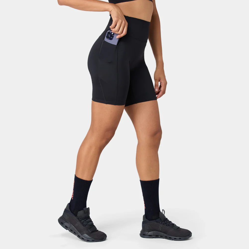 High Rise 7" Shorts - Black.