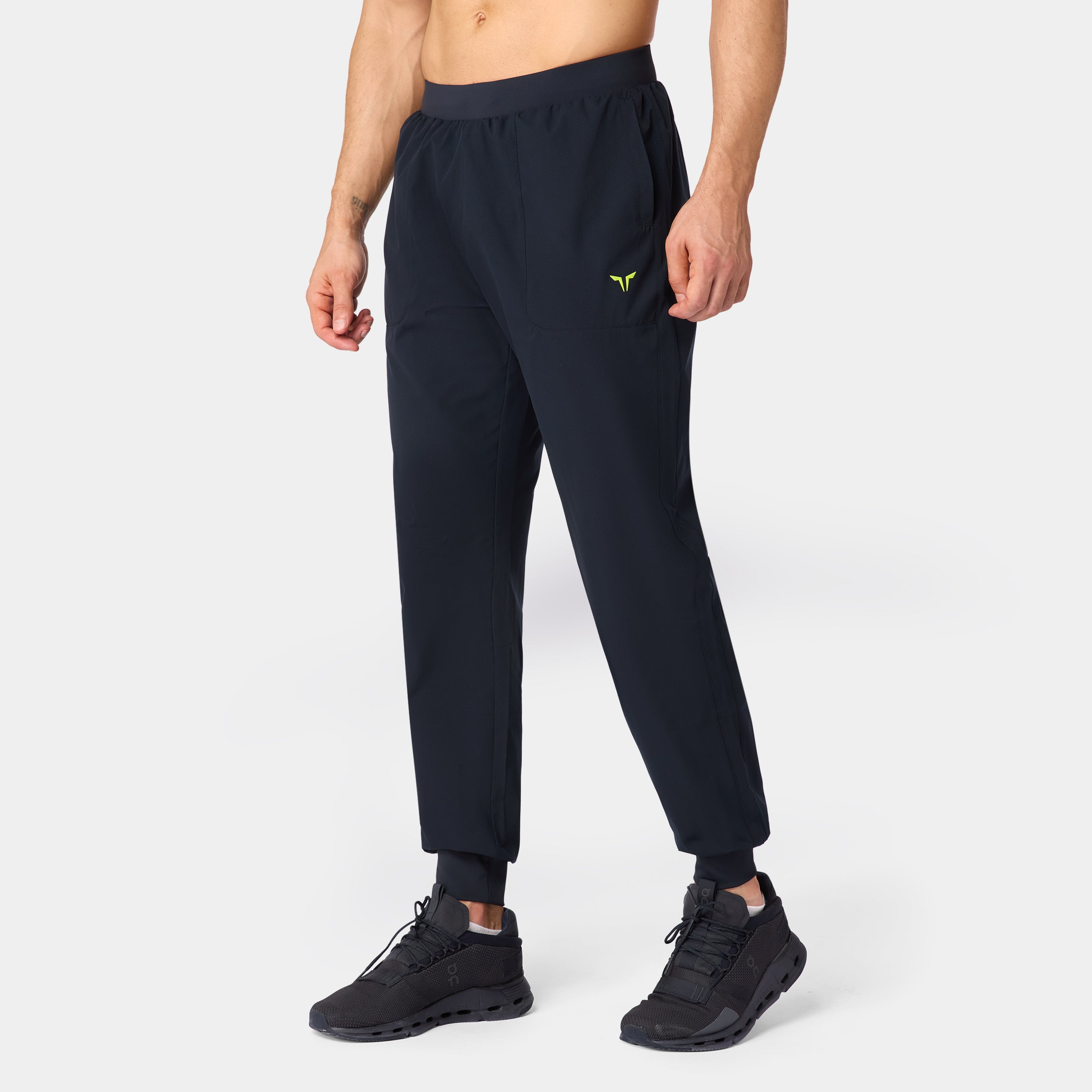 Neotech Woven Slim Pant - Black